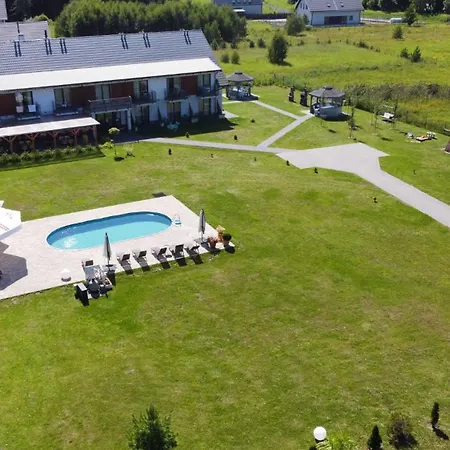 Δωμάτια σε οικογενειακή κατοικία Pokoje Goscinne Kameralnie, Basen Z Podgrzewana Woda Jantar