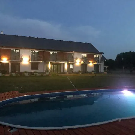 Pokoje Goscinne Kameralnie, Basen Z Podgrzewana Woda, Sniadania W Cenie ג'אנטאר