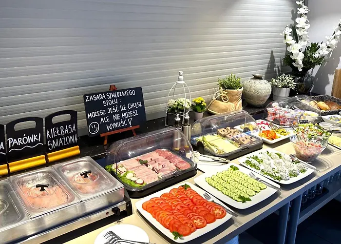 Pokoje Goscinne Kameralnie, Basen Z Podgrzewana Woda Δωμάτια σε οικογενειακή κατοικία Jantar