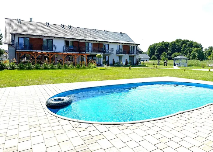 Pokoje Goscinne Kameralnie, Basen Z Podgrzewana Woda