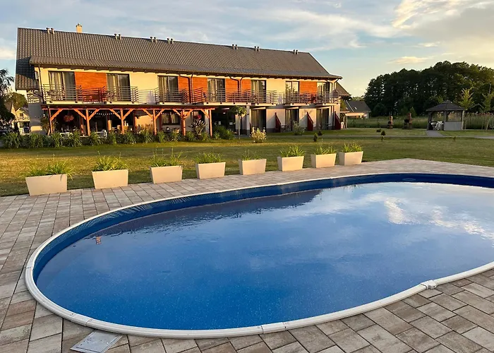 Pokoje Goscinne Kameralnie, Basen Z Podgrzewana Woda Jantar