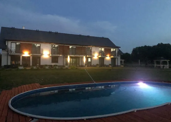 Pokoje Goscinne Kameralnie, Basen Z Podgrzewana Woda Jantar