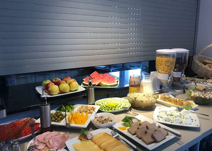 Pokoje Goscinne Kameralnie, Basen Z Podgrzewana Woda